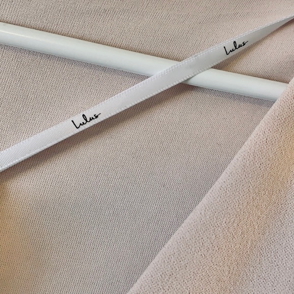 Lulu’s Button Back Blush Gown - Picture 6 of 8